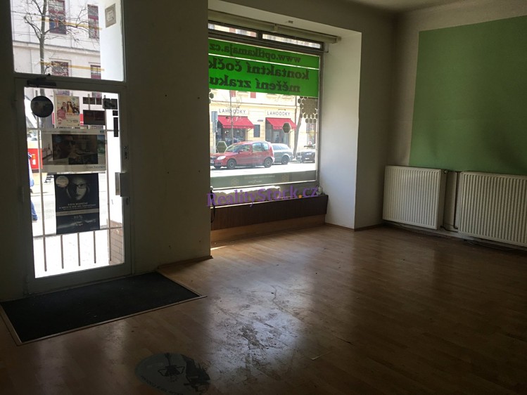 Pronájem obchodního prostoru 92 m² - foto 1