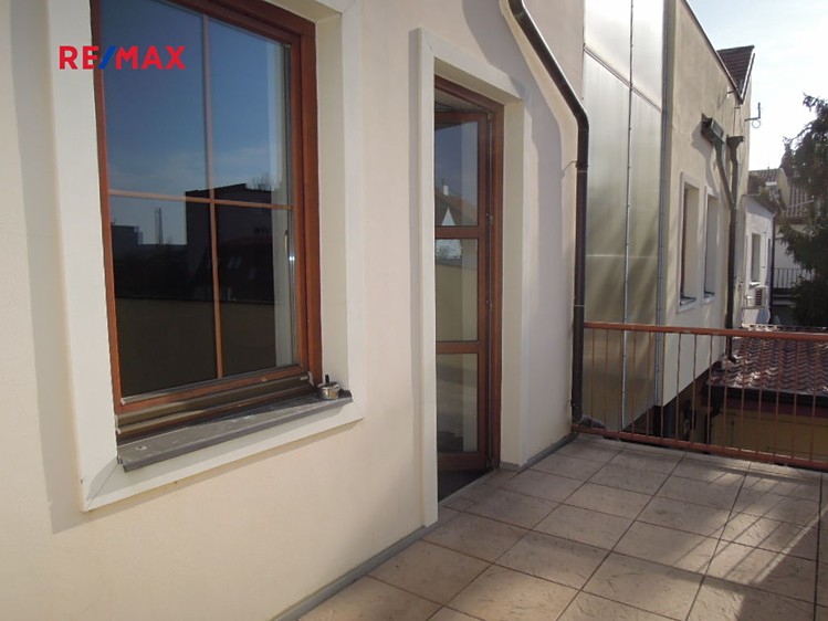 Pronájem kanceláře 72 m² - foto 4