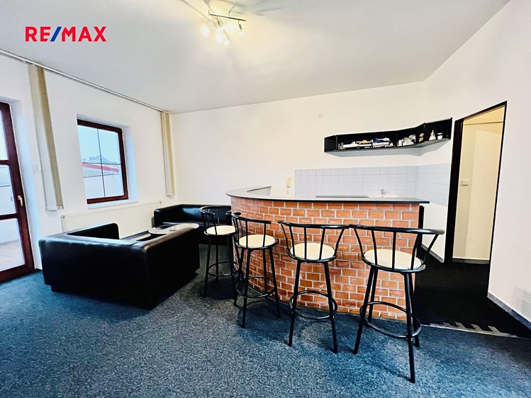 Pronájem kanceláře 72 m² - foto 2