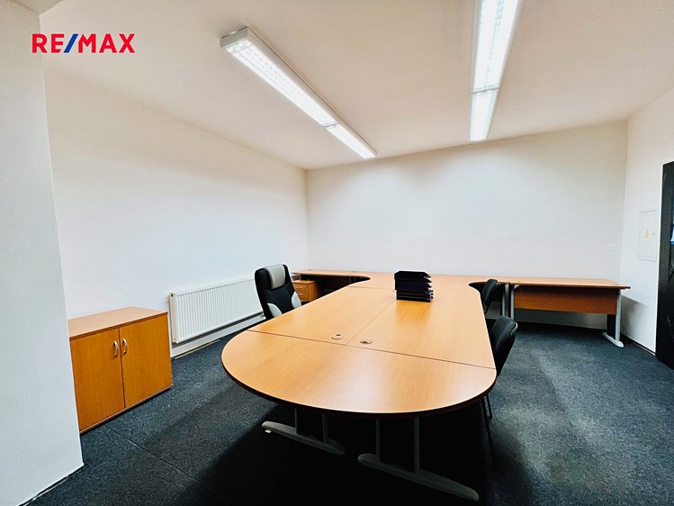 Pronájem kanceláře 72 m² - foto 5