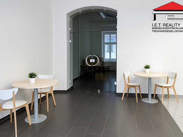 Pronájem kanceláře 171 m² - foto 2