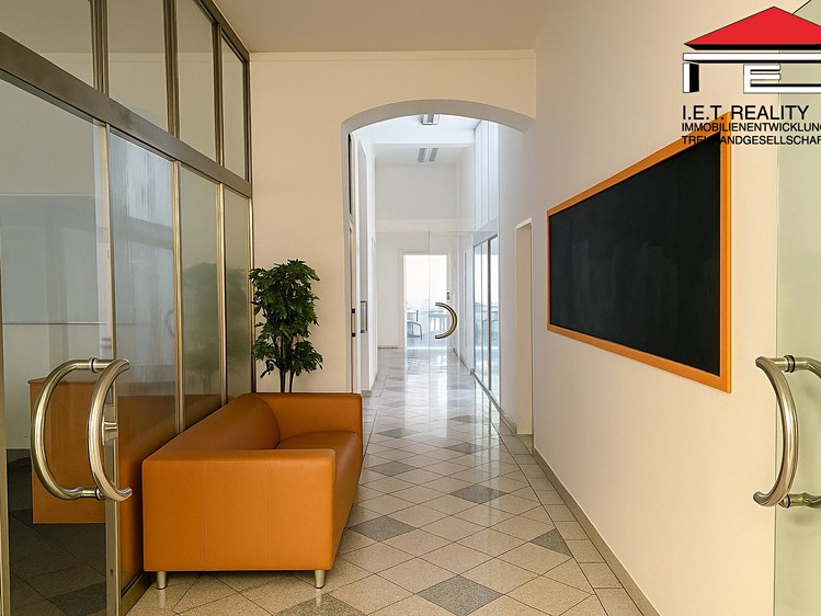 Pronájem kanceláře 171 m² - foto 6