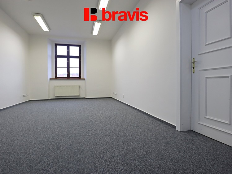 Pronájem kanceláře 50 m² - foto 7