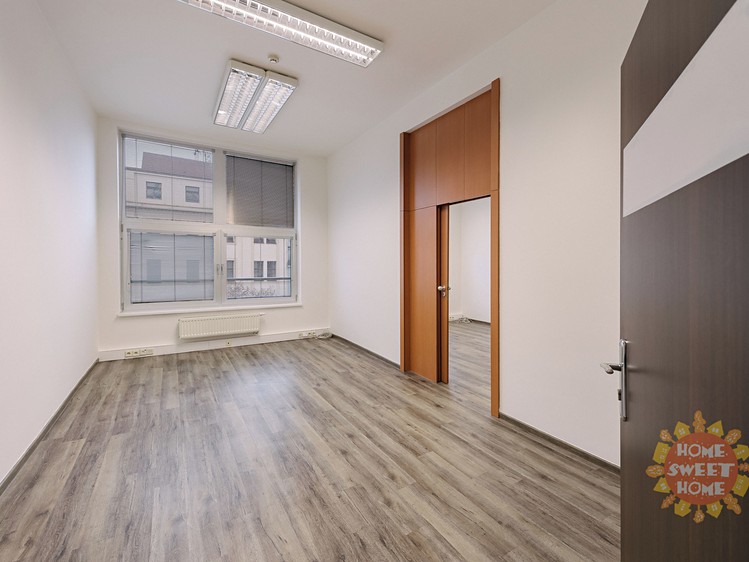 Pronájem kanceláře 37 m² - foto 1