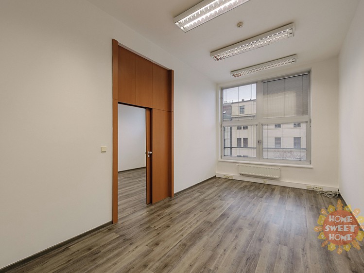 Pronájem kanceláře 37 m² - foto 3