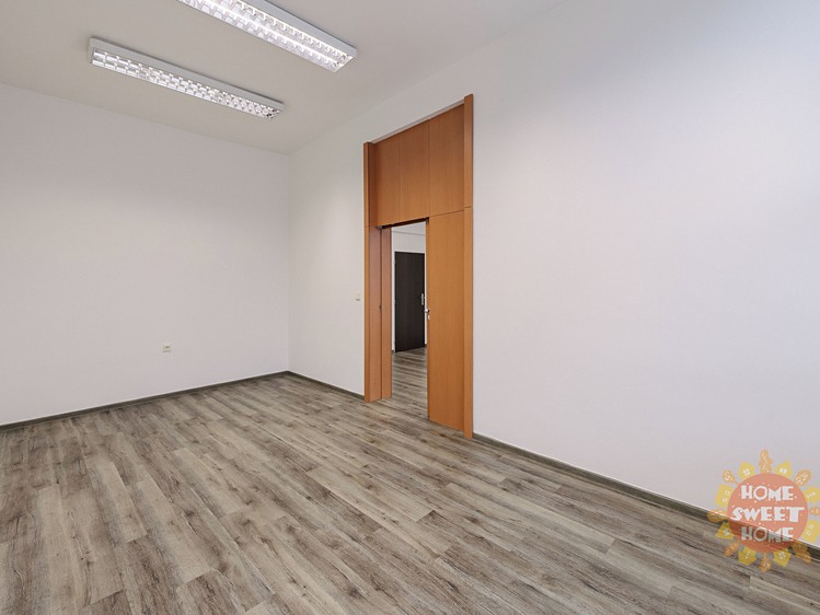 Pronájem kanceláře 37 m² - foto 4