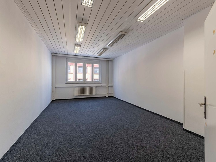 Pronájem kanceláře 28 m² - foto 1