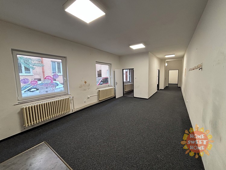 Pronájem kanceláře 94 m² - foto 1