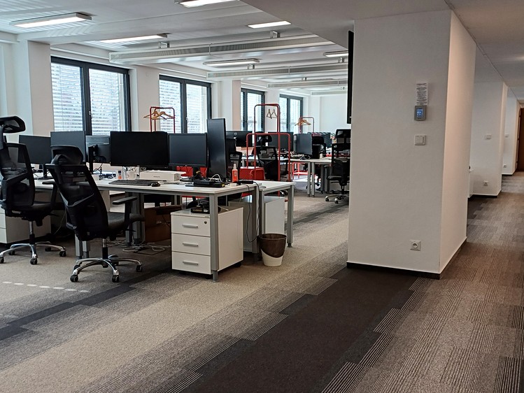 Pronájem kanceláře 320 m² - foto 4