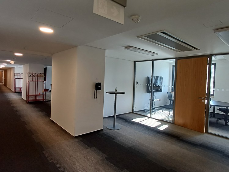 Pronájem kanceláře 320 m² - foto 7