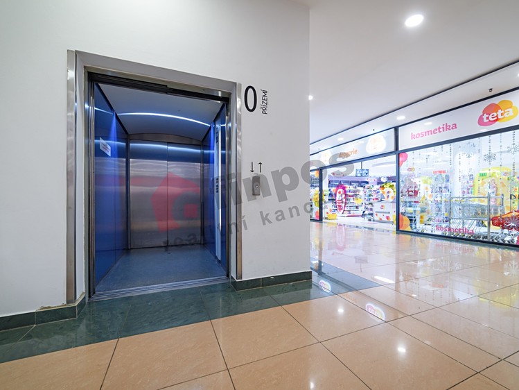Pronájem obchodního prostoru 107 m² - foto 5