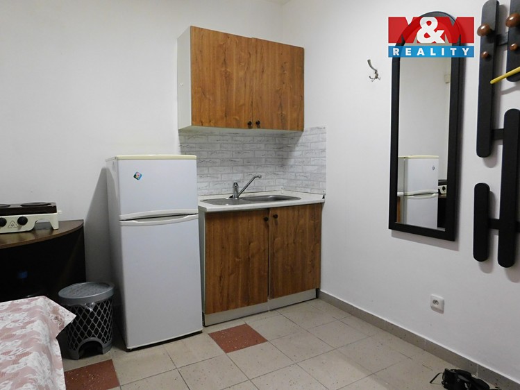 Pronájem kanceláře 140 m² - foto 2