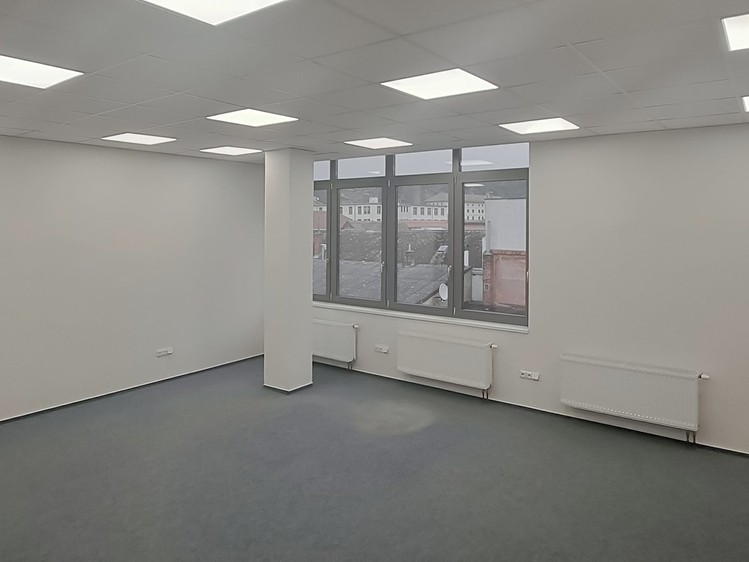 Pronájem kanceláře 42 m² - foto 2