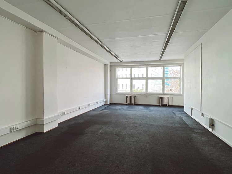 Pronájem kanceláře 93 m² - foto 2