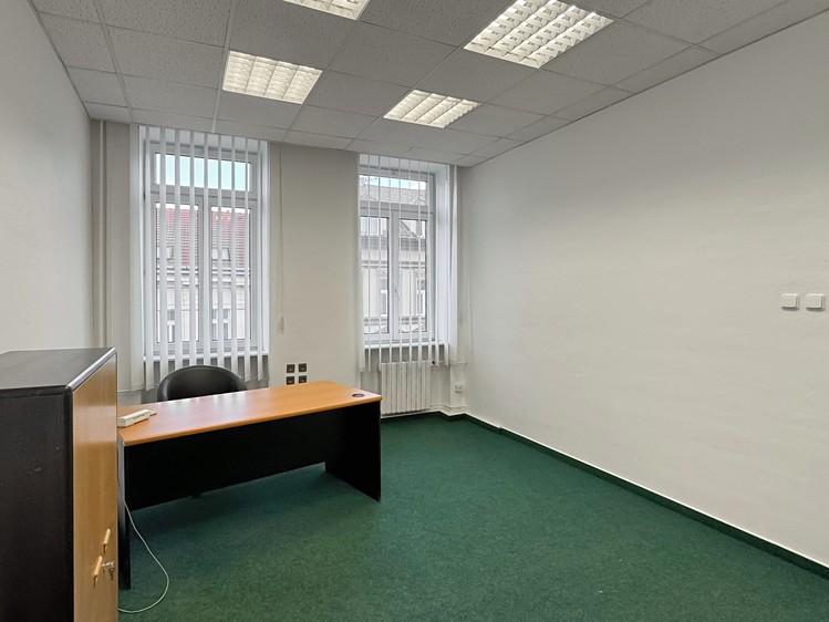 Pronájem kanceláře 19 m² - foto 4