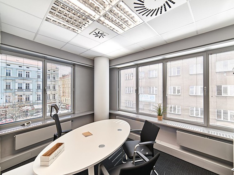 Pronájem kanceláře 49 m² - foto 2