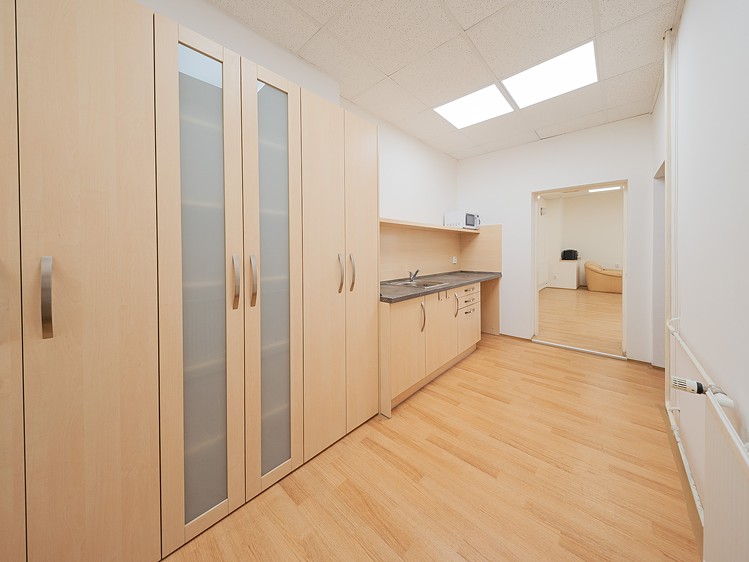Pronájem kanceláře 52 m² - foto 3