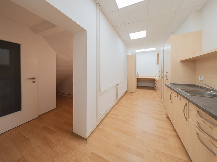 Pronájem kanceláře 52 m² - foto 5