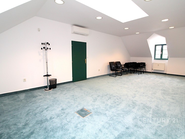 Pronájem kanceláře 38 m² - foto 4
