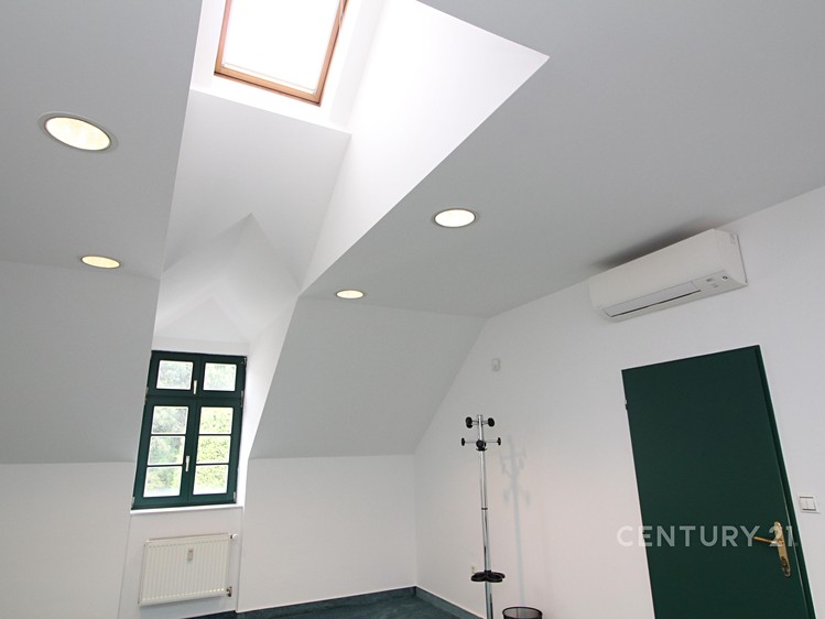 Pronájem kanceláře 38 m² - foto 5