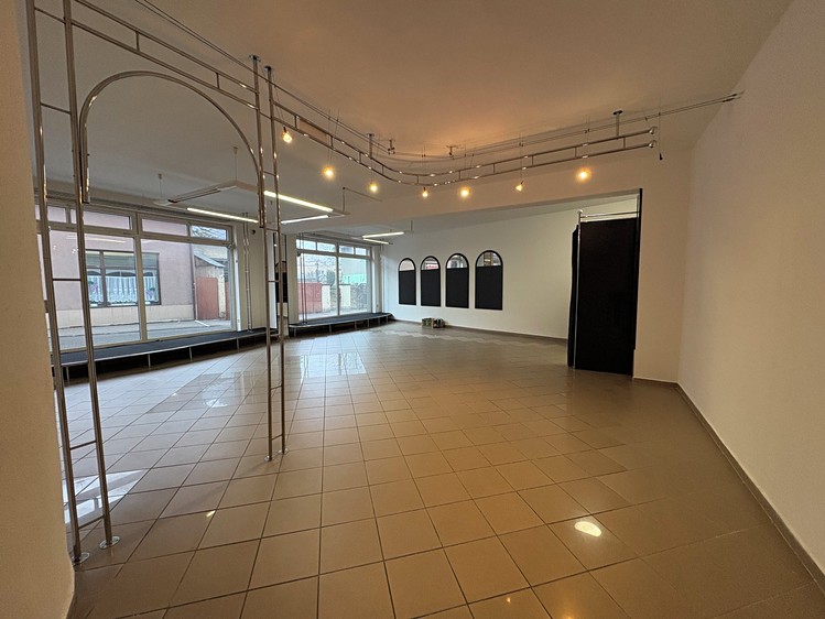 Pronájem obchodního prostoru 70 m² - foto 3