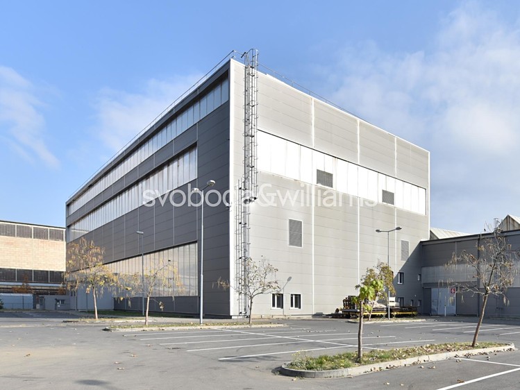 Pronájem výrobní haly, prostoru 1 980 m² - foto 1