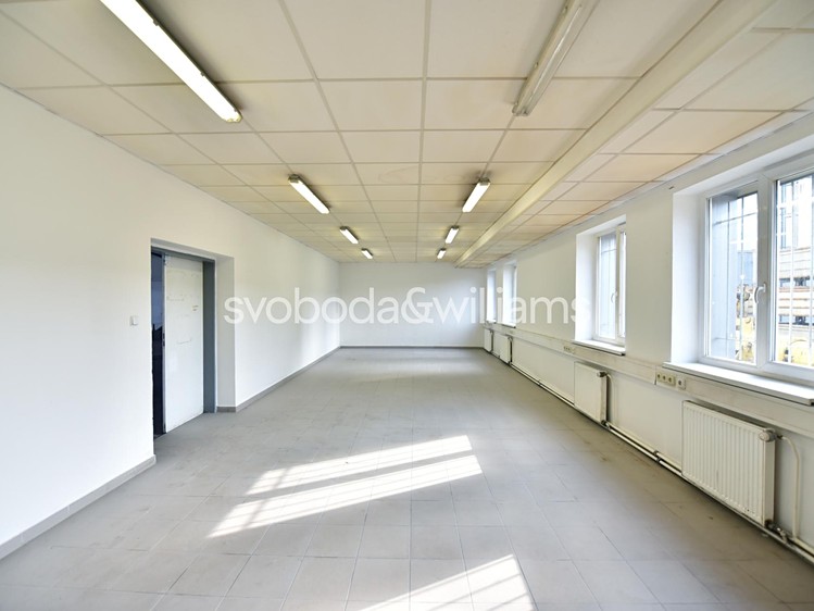 Pronájem výrobní haly, prostoru 1 980 m² - foto 6