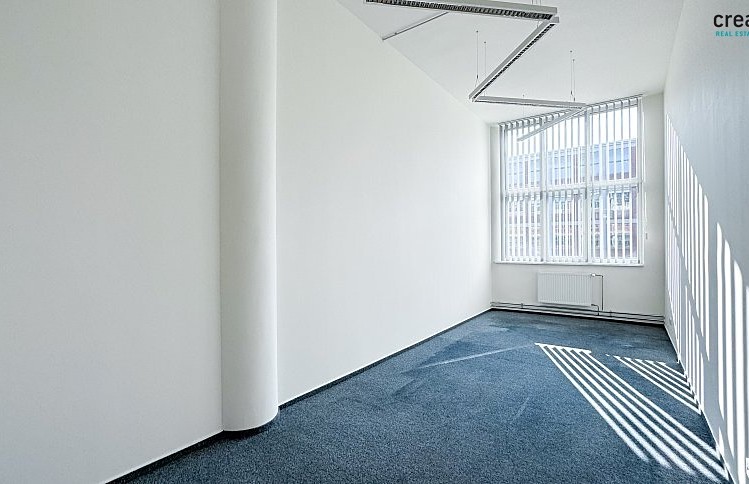 Pronájem kanceláře 95 m² - foto 4
