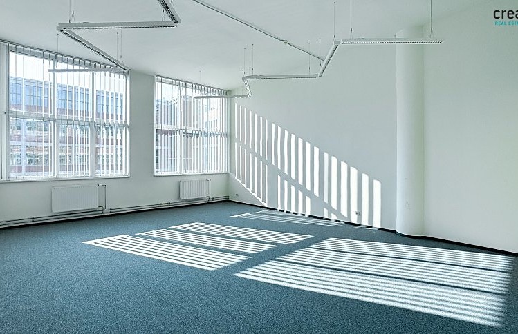 Pronájem kanceláře 95 m² - foto 2