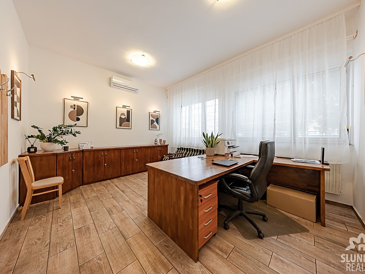 Pronájem kanceláře 648 m² - foto 5