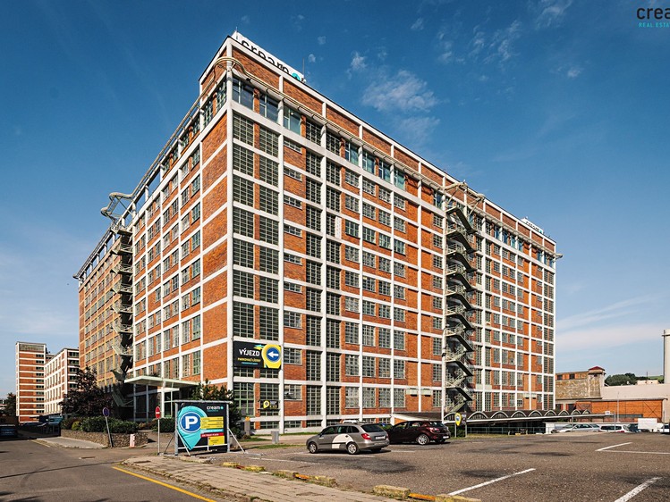 Pronájem skladového prostoru 5 000 m² - foto 1