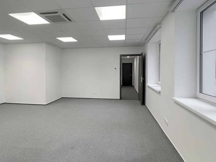 Pronájem kanceláře 113 m² - foto 2