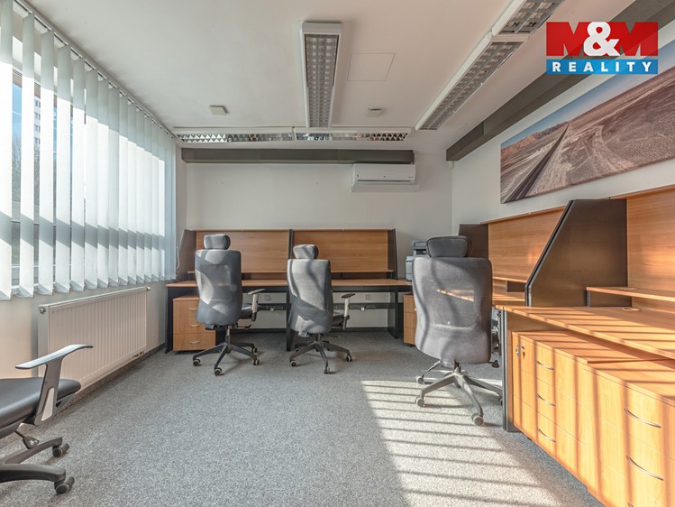 Pronájem kanceláře 192 m² - foto 3