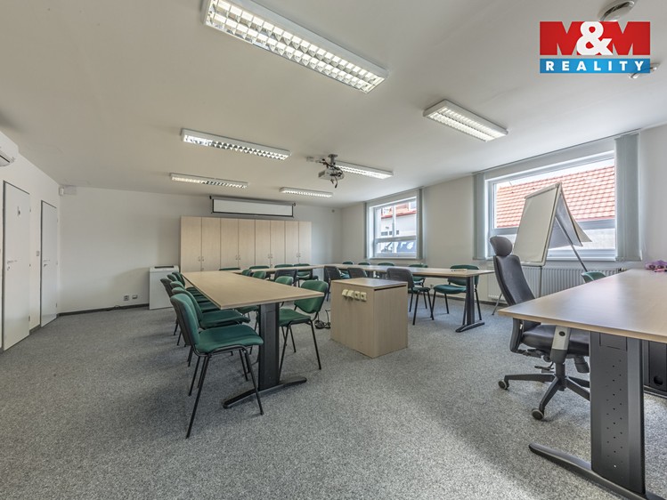Pronájem kanceláře 192 m² - foto 7