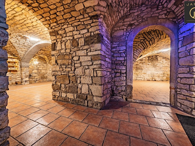 Pronájem komerční nemovitosti 100 m² - foto 1