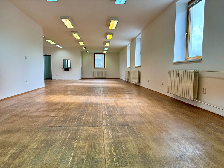Pronájem obchodního prostoru 151 m² - foto 2