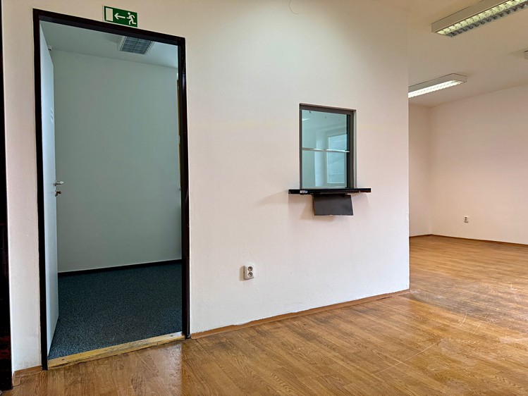 Pronájem obchodního prostoru 151 m² - foto 6