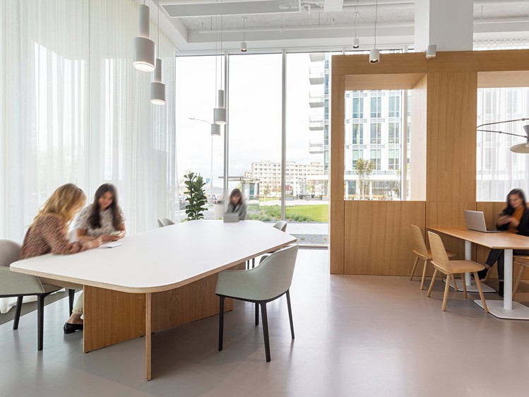 Pronájem kanceláře 75 m² - foto 2