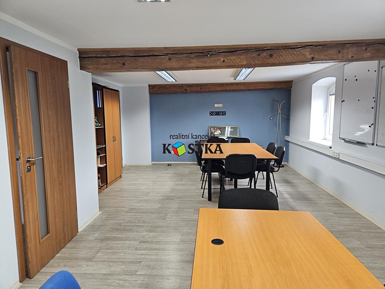 Pronájem kanceláře 20 m² - foto 5