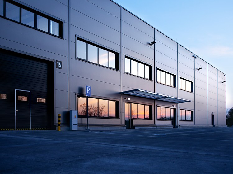 Pronájem skladového prostoru 2 000 m² - foto 1
