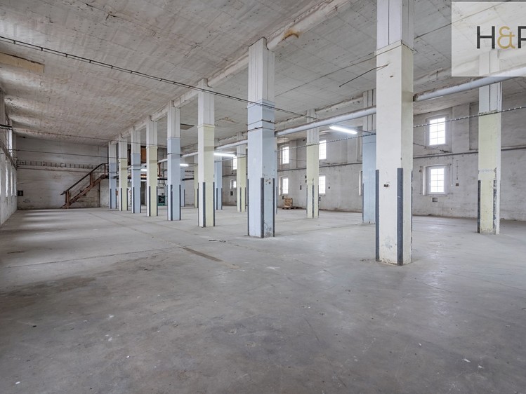 Pronájem skladového prostoru 550 m² - foto 1