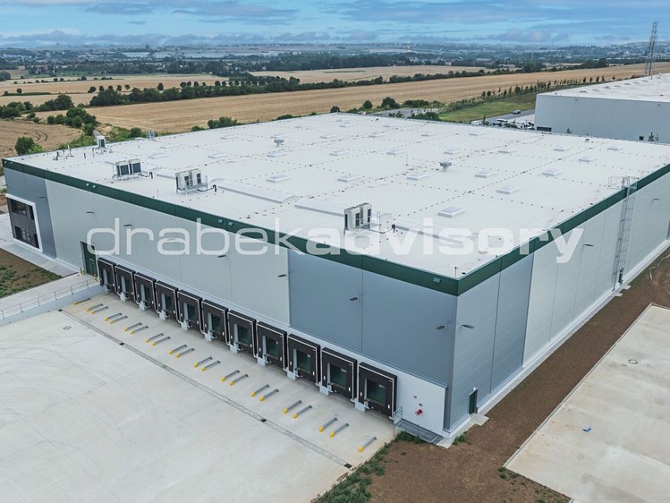 Pronájem skladového prostoru 4 900 m² - foto 1