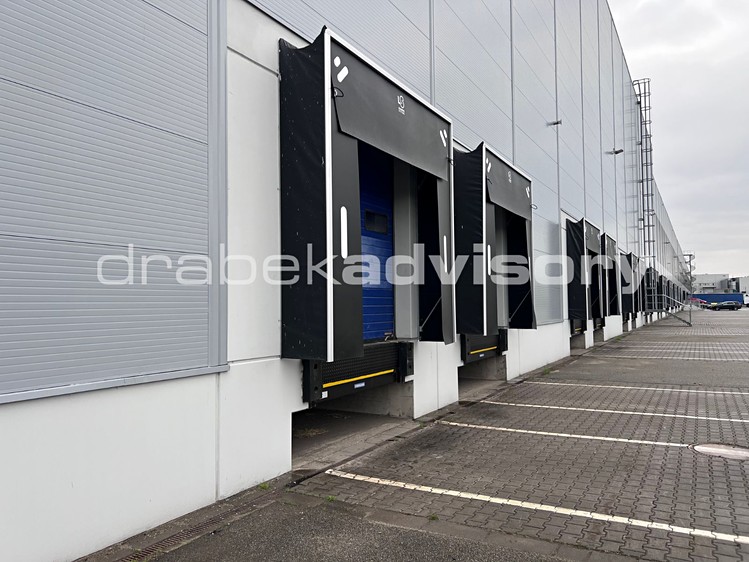 Pronájem skladového prostoru 4 000 m² - foto 3