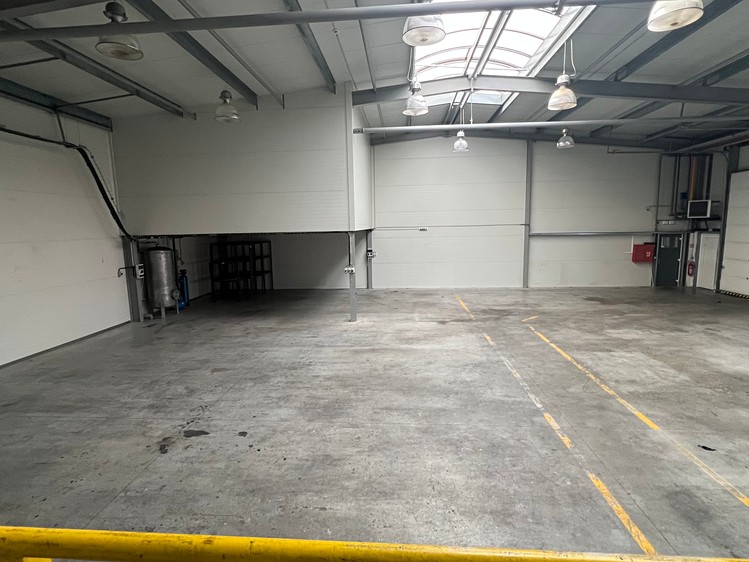 Pronájem výrobní haly, prostoru 324 m² - foto 4