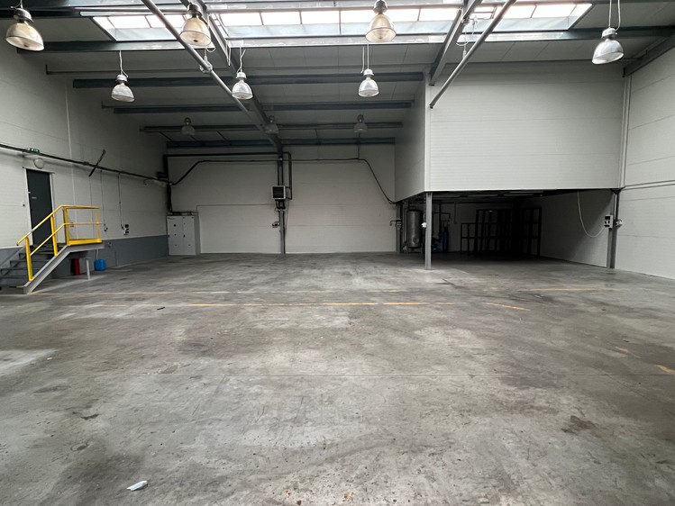 Pronájem výrobní haly, prostoru 324 m² - foto 7