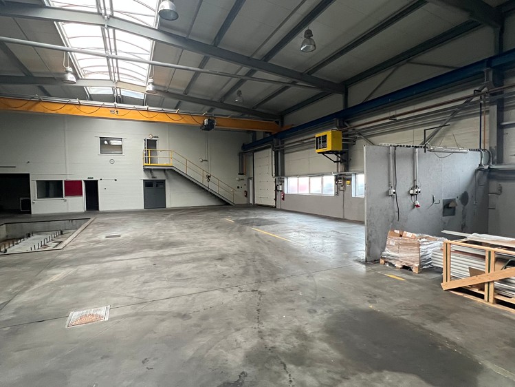 Pronájem výrobní haly, prostoru 324 m² - foto 8