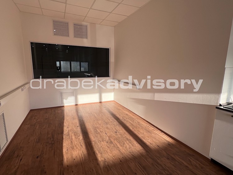Pronájem skladového prostoru 1 769 m² - foto 3