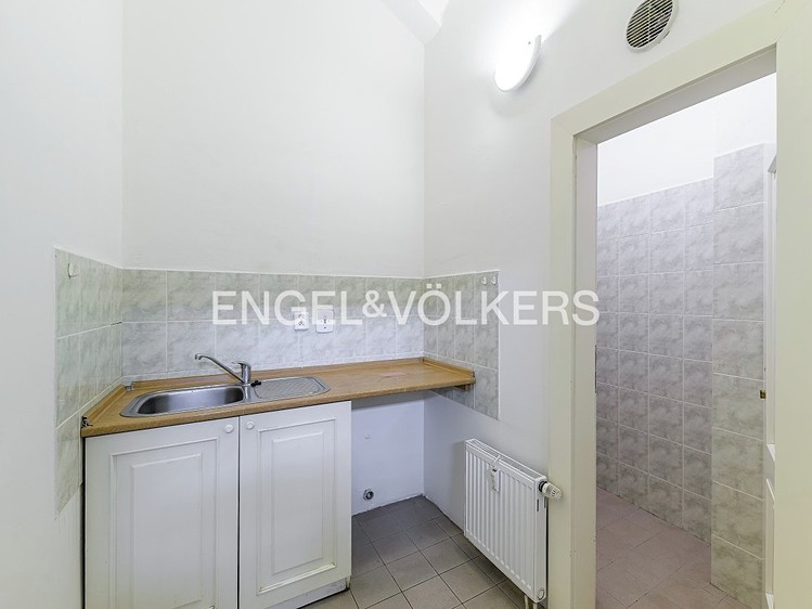 Pronájem kanceláře 81 m² - foto 4