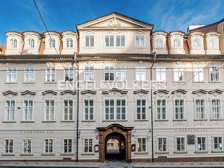 Pronájem kanceláře 81 m² - foto 1