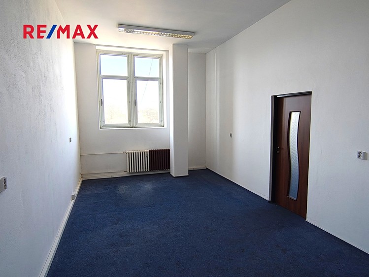Pronájem obchodního prostoru 2 000 m² - foto 8